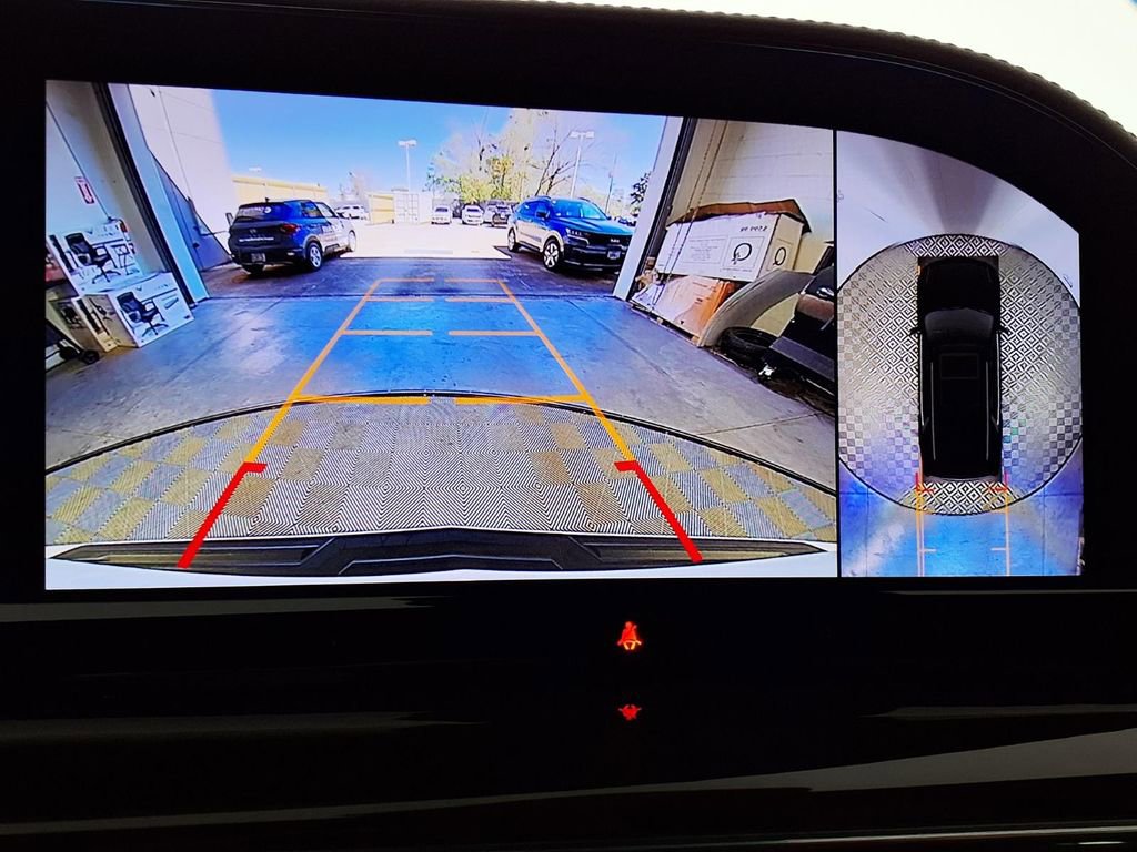 Used 2024 Cadillac Escalade Sport Platinum w/ LPO, ONYX Package image 12