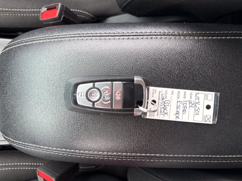 Used 2024 Ford Escape Active AWD/4WD image 37