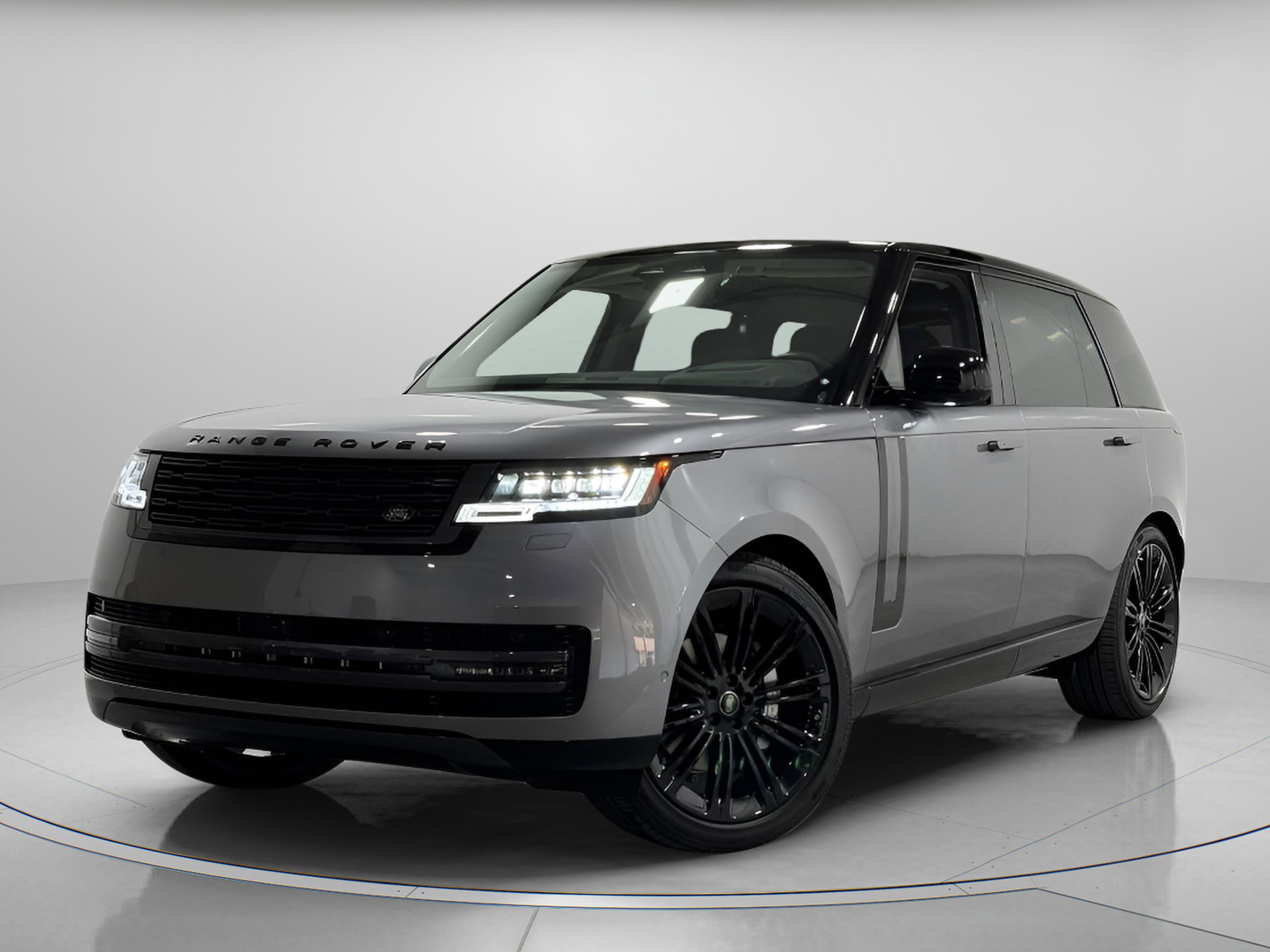 New 2025 Land Rover Range Rover Long Wheelbase SE