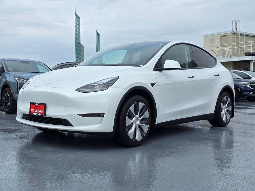 Used 2024 Tesla Model Y Long Range AWD/4WD image 7