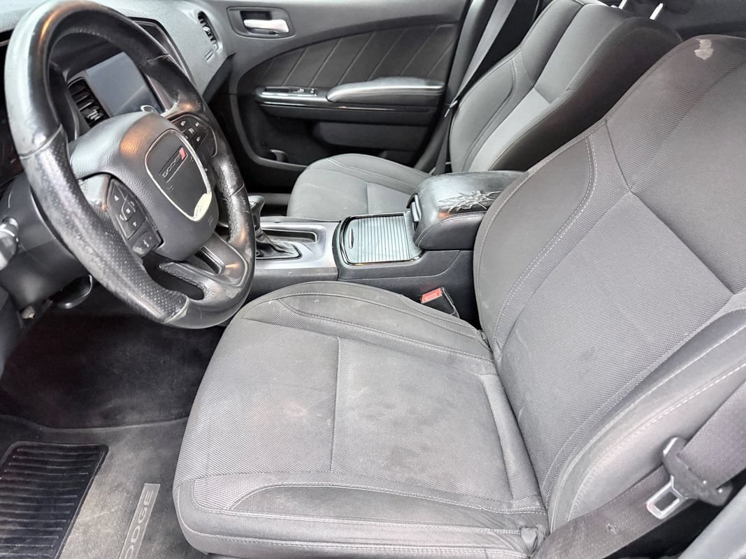 Used 2017 Dodge Charger R/T w/ Blacktop Package RWD image 10