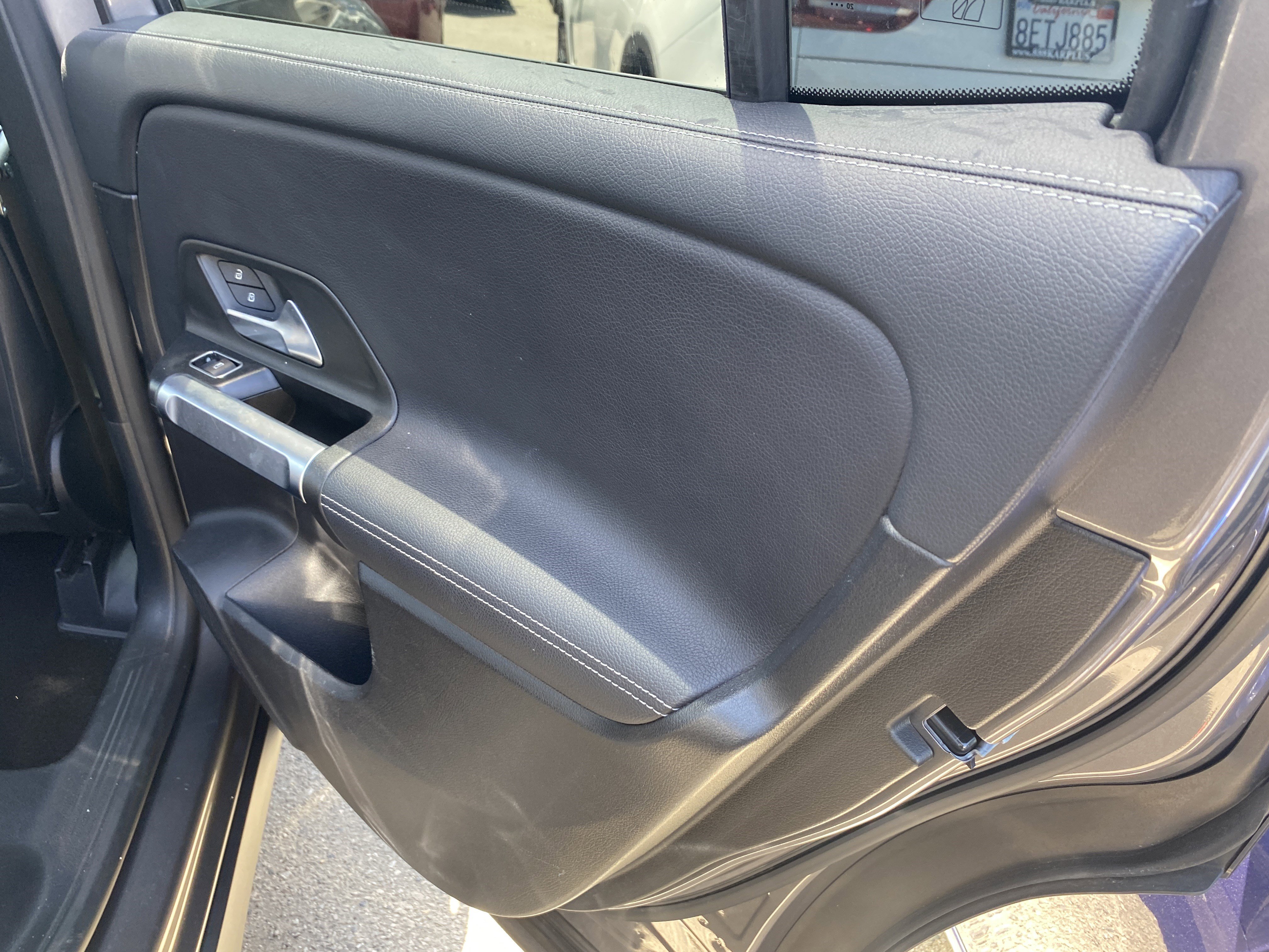 Used 2021 Mercedes-Benz GLB 250 w/ Premium Package image 18