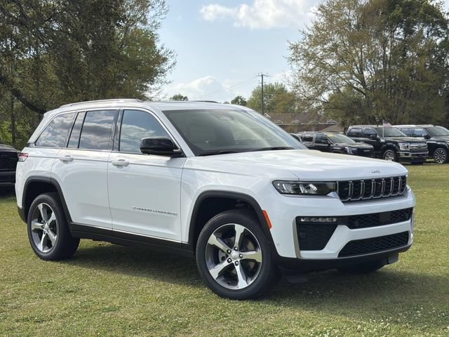 New 2026 Jeep Grand Cherokee Limited w/ Luxury Tech Group II RWD image 3