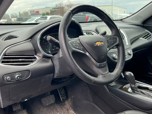 Used 2017 Chevrolet Malibu Premier image 4