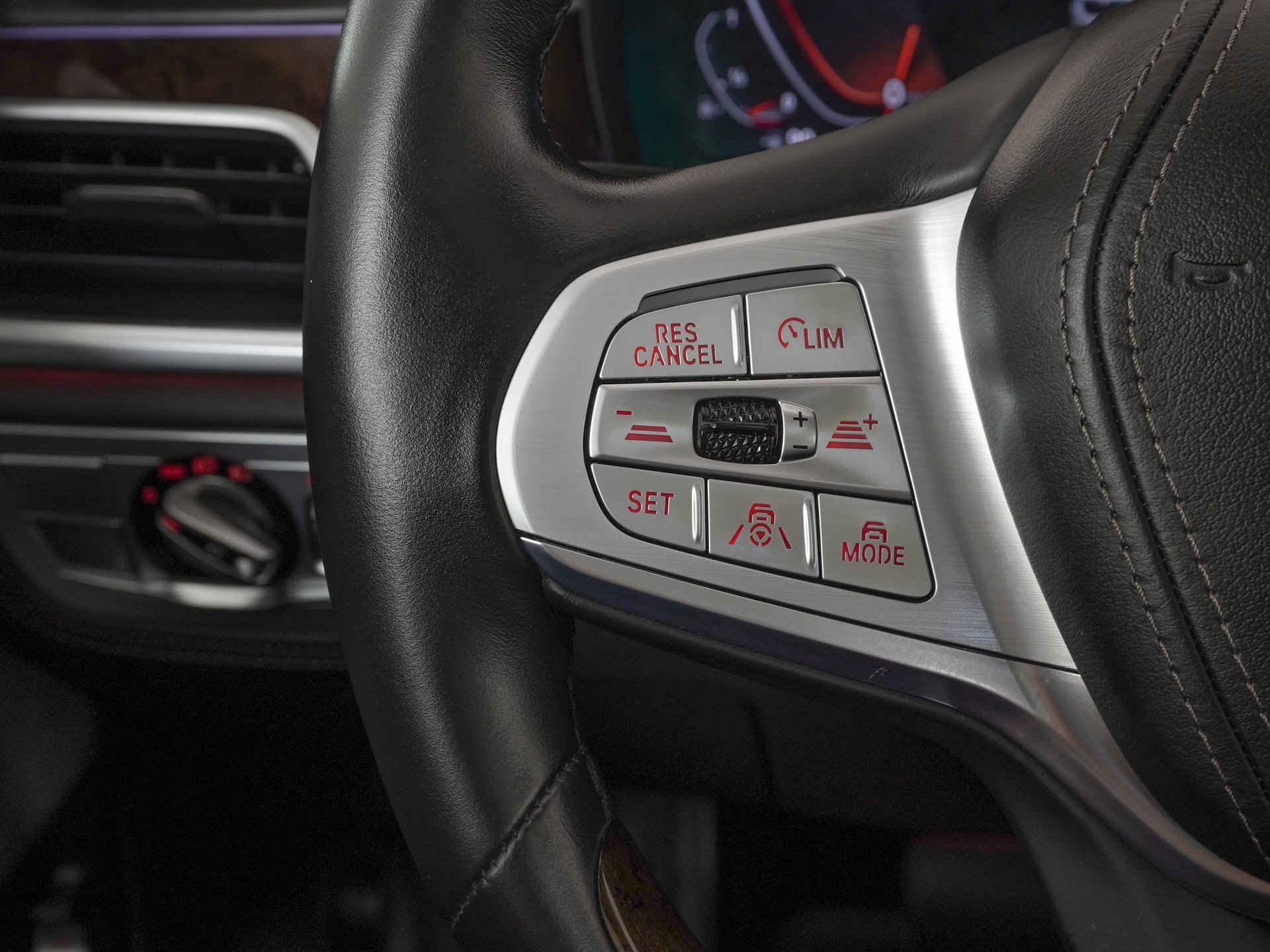 Used 2022 BMW 750i xDrive image 21