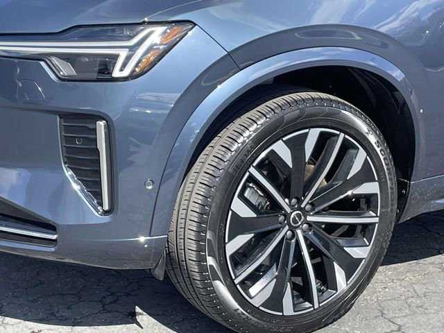 Used 2026 Volvo XC90 B6 Plus w/ Protection Package Premier AWD/4WD image 3