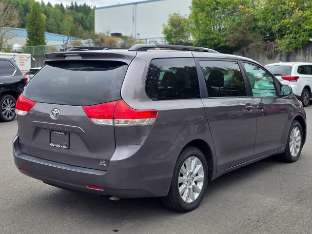 Used 2014 Toyota Sienna LE AWD/4WD image 13