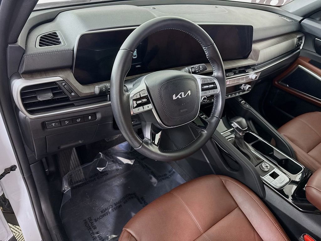 Used 2023 Kia Telluride EX w/ EX Captain's Chair Package image 20