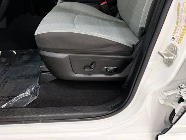 Used 2023 RAM 1500 Classic SLT AWD/4WD image 13