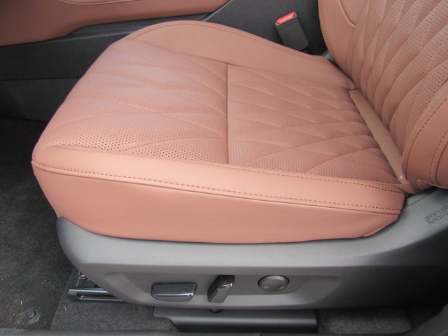 New 2025 Mitsubishi Outlander SEL image 14