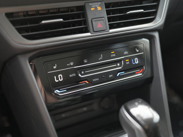 New 2025 Volkswagen Taos SE AWD/4WD image 16
