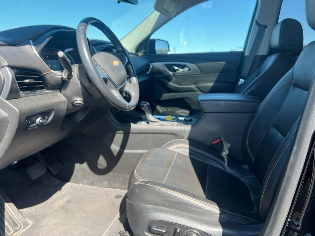 Certified 2020 Chevrolet Traverse Premier w/ Redline Edition FWD image 12