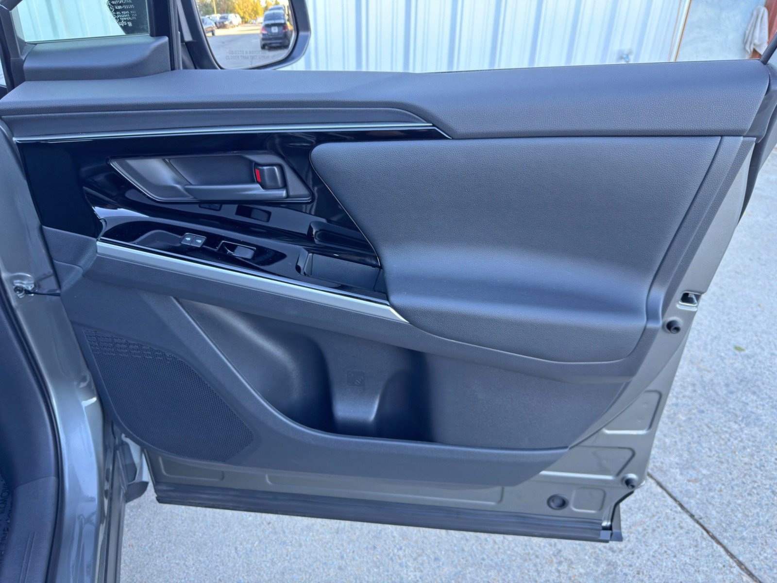 Used 2024 Toyota bZ4X XLE image 41