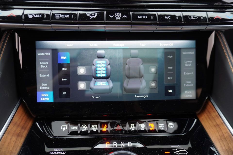 New 2024 Jeep Grand Wagoneer Series III image 20