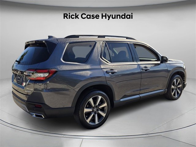 Used 2023 Honda Pilot Touring image 7