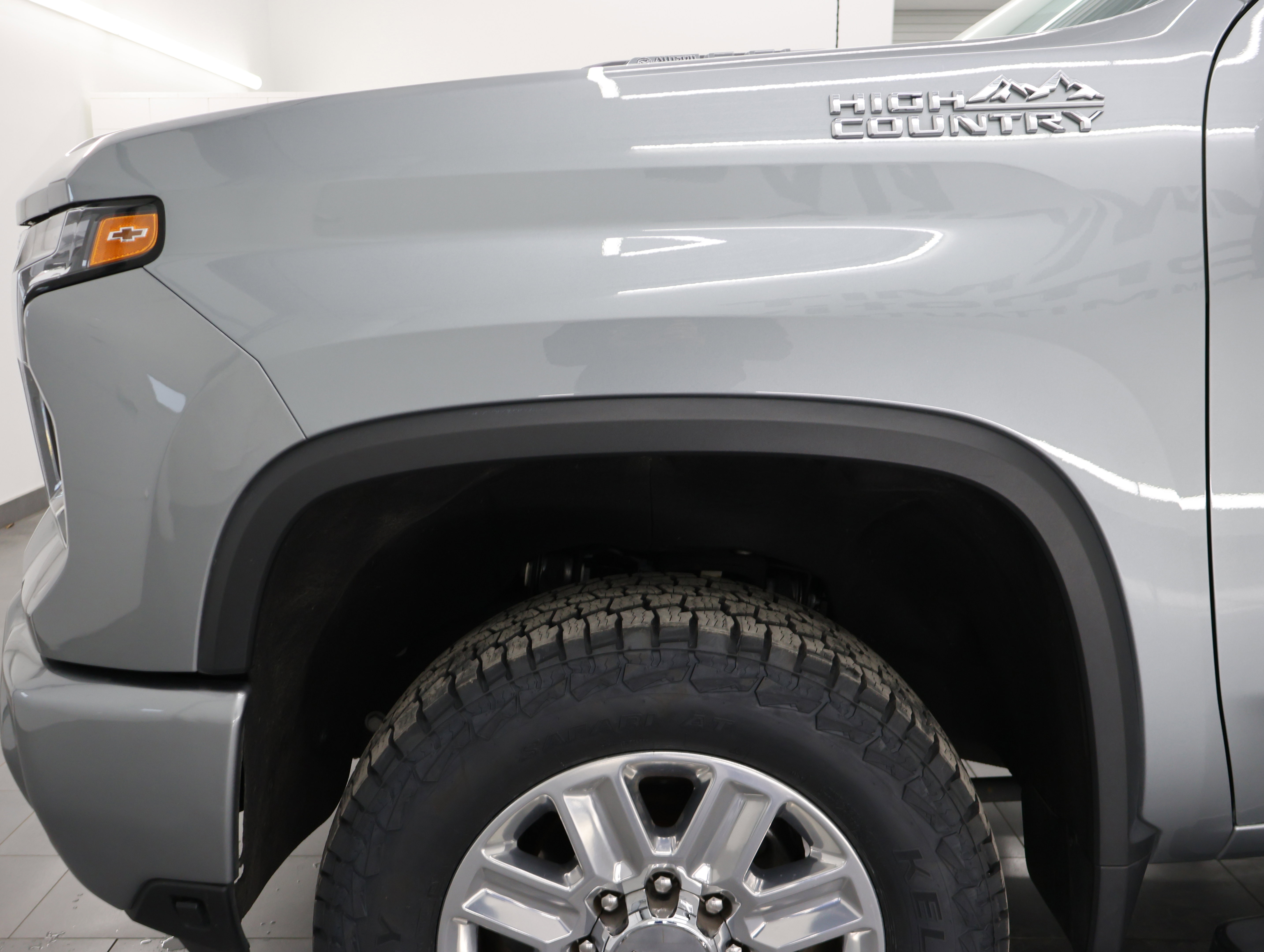 Used 2024 Chevrolet Silverado 3500 High Country w/ High Country Premium Package AWD/4WD image 43