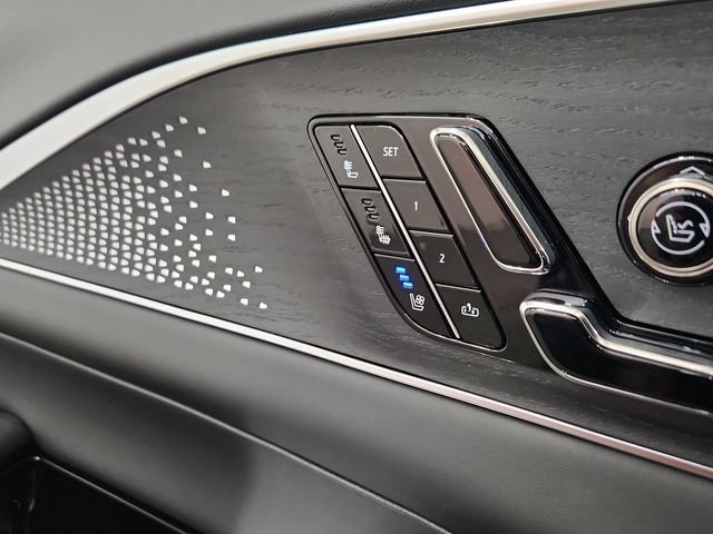 New 2026 Cadillac Lyriq V AWD/4WD image 34
