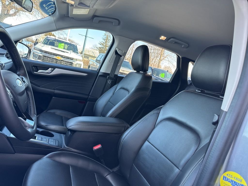 Used 2022 Ford Escape SEL image 16