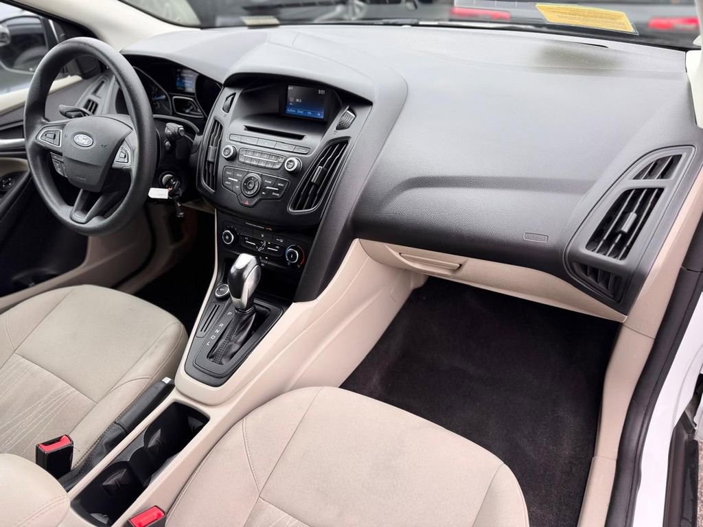 Used 2015 Ford Focus SE FWD image 22