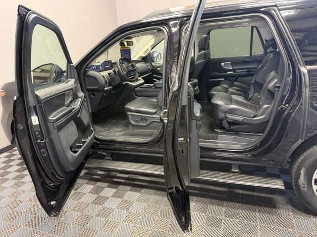 Used 2025 Ford Expedition Max Platinum AWD/4WD image 12
