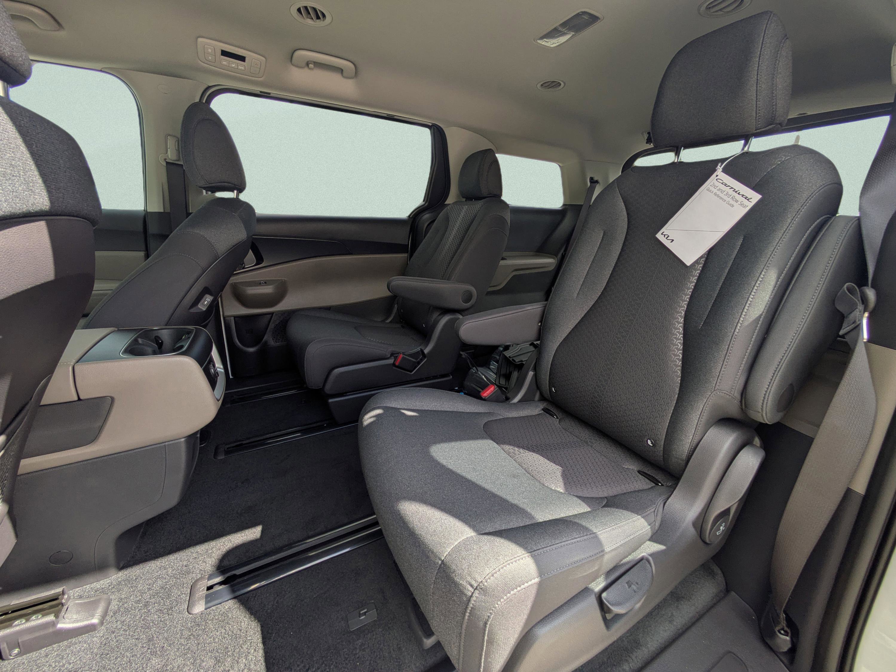 New 2026 Kia Carnival LX image 28