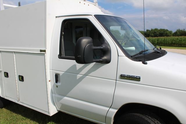 Used 2022 Ford E-350 and Econoline 350 Super Duty w/ Power Windows & Locks Group image 5