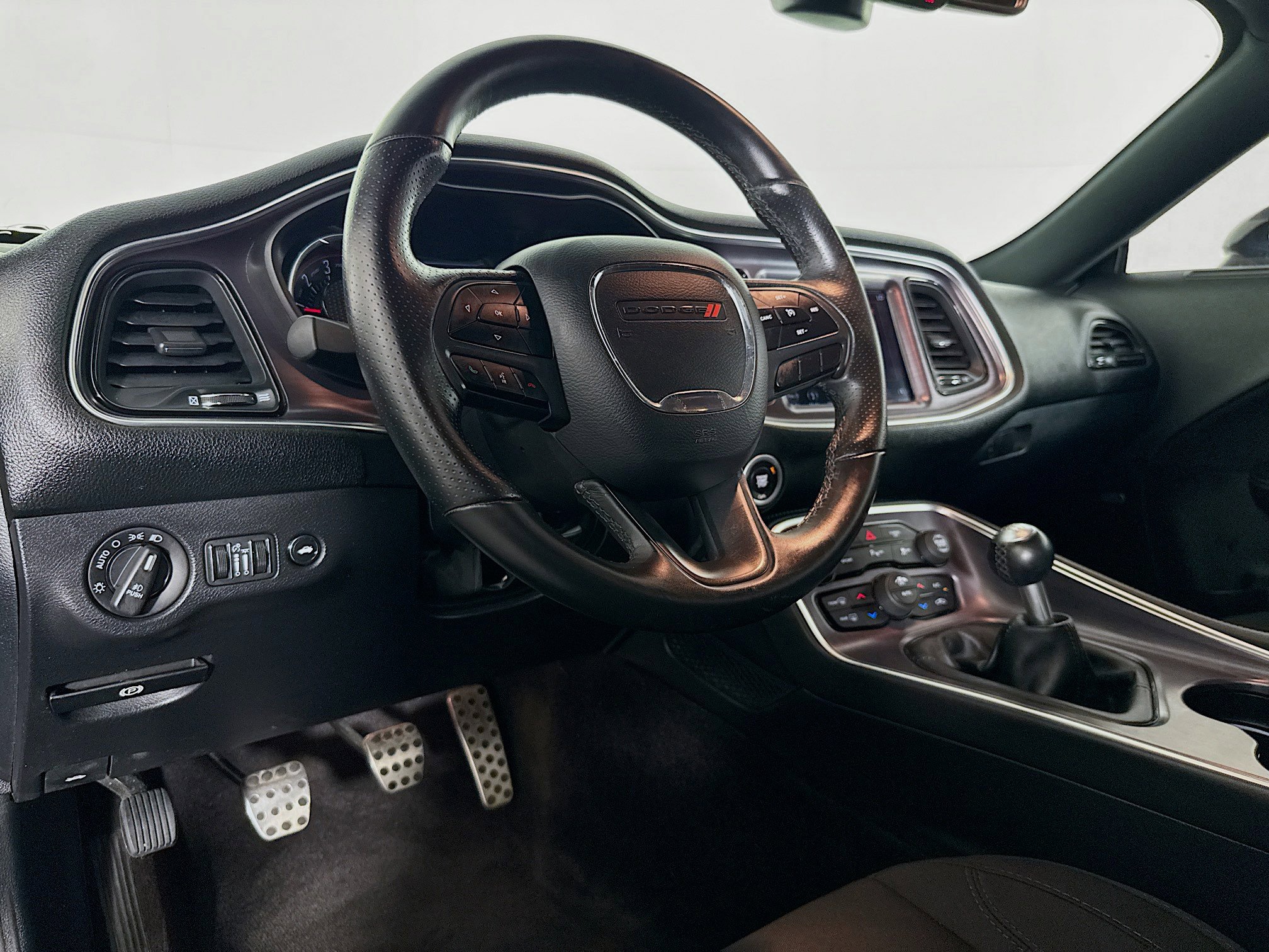 Used 2018 Dodge Challenger R/T w/ Driver Convenience Group image 22