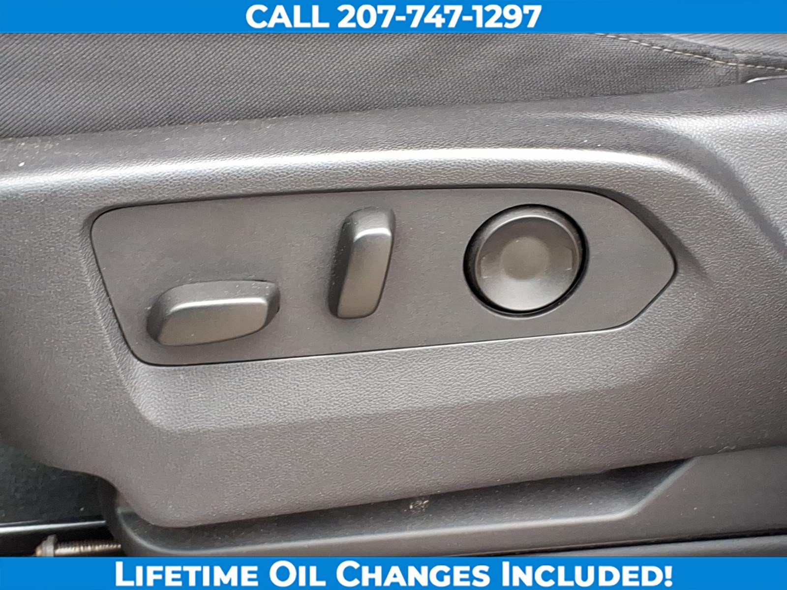 Used 2025 Chevrolet Silverado 1500 LT AWD/4WD image 12