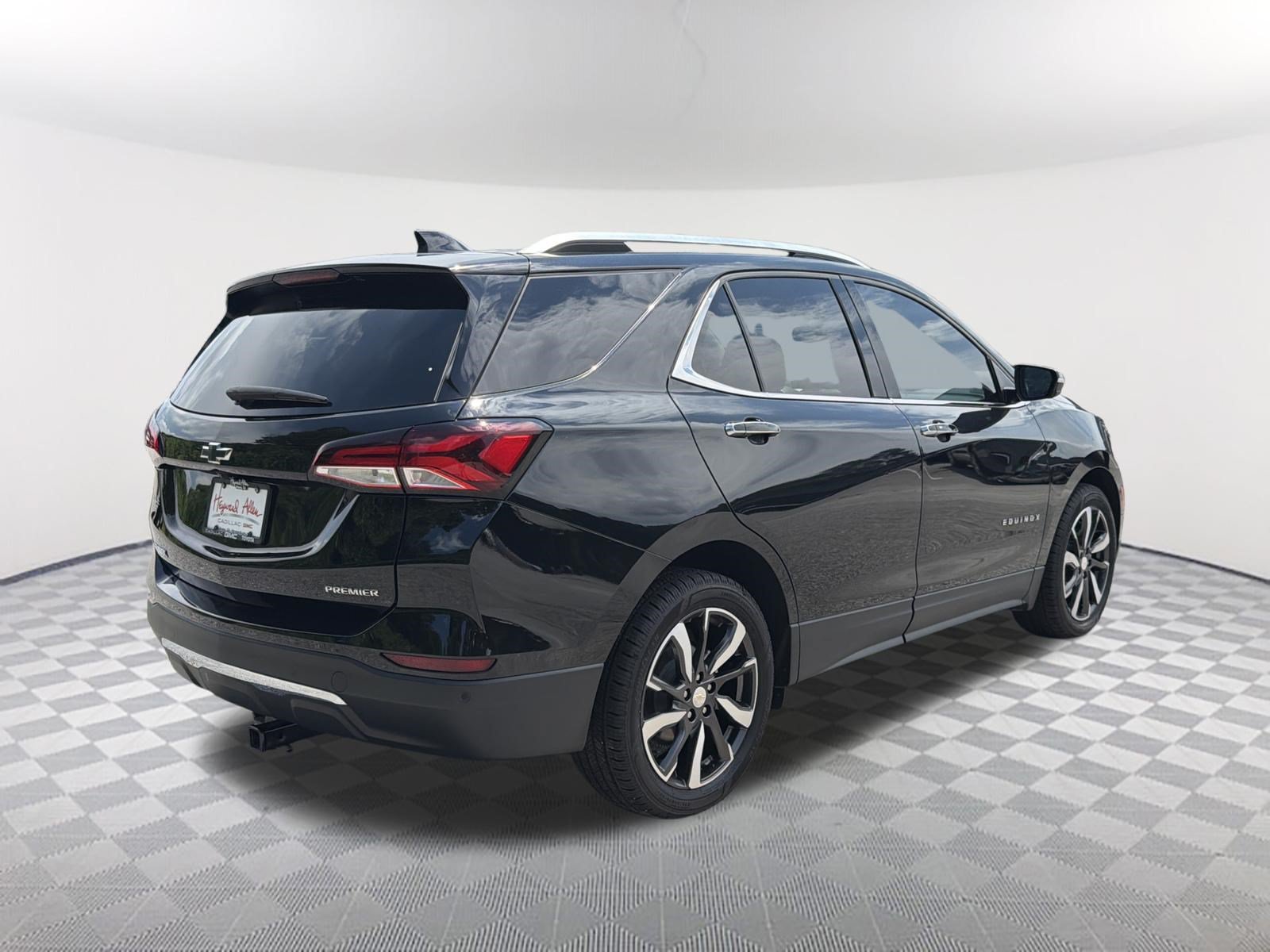 Used 2023 Chevrolet Equinox Premier FWD image 6