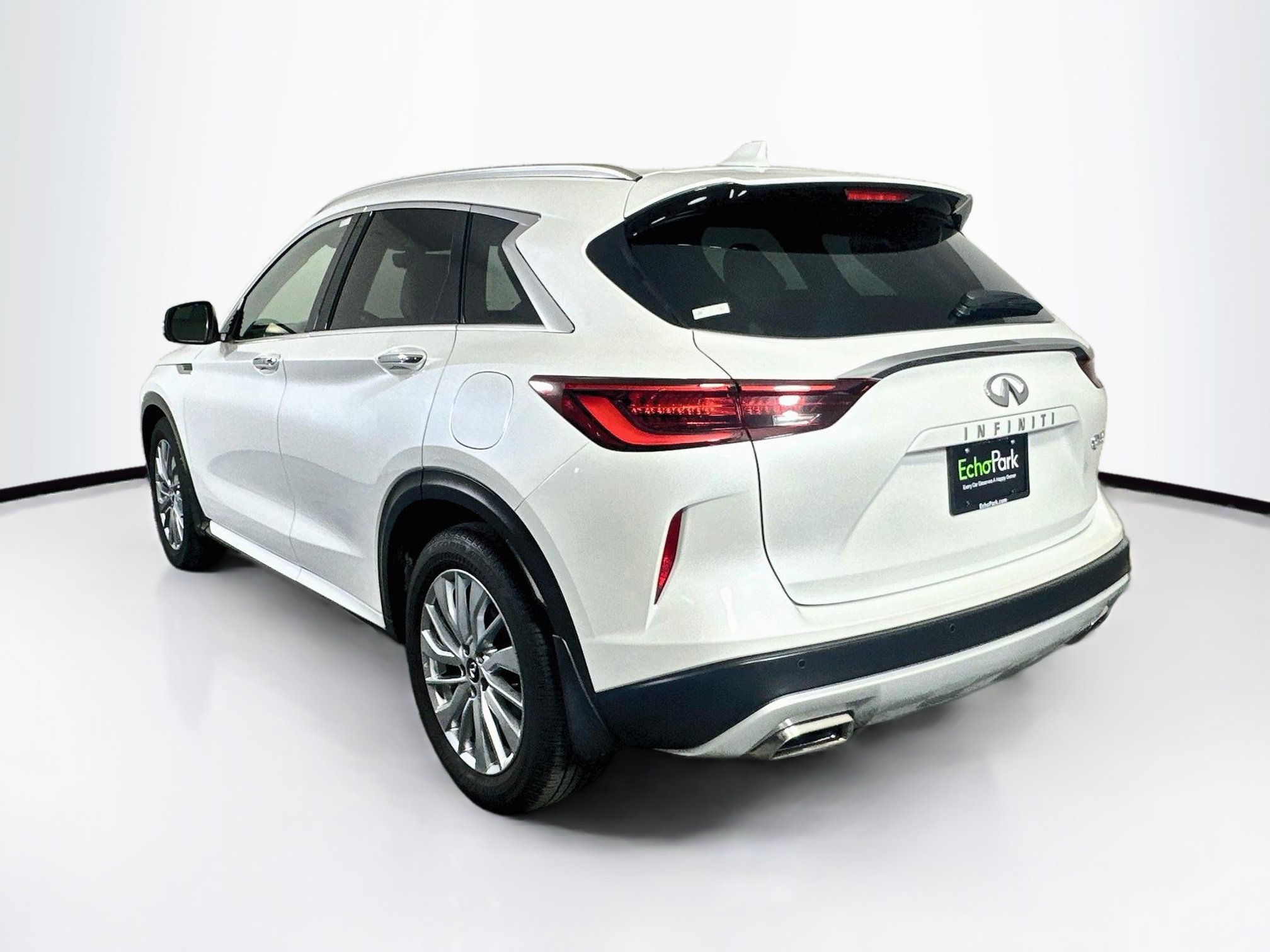 Used 2023 INFINITI QX50 Luxe FWD image 5