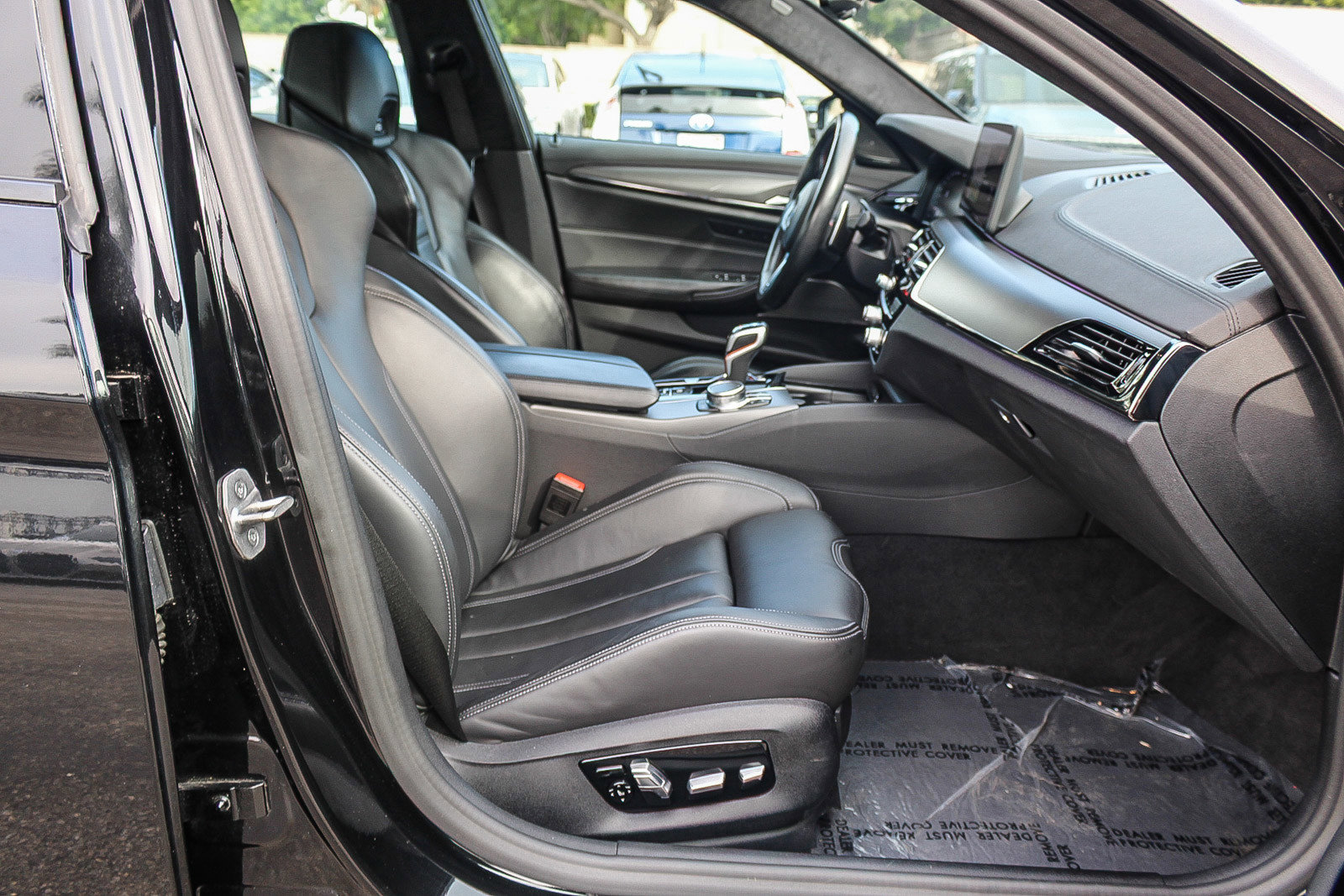 Used 2022 BMW M5 image 16