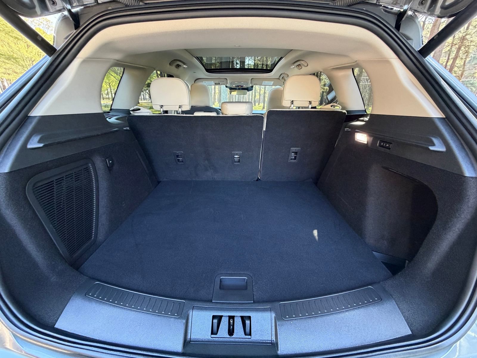 Used 2025 Lincoln Corsair Reserve image 17