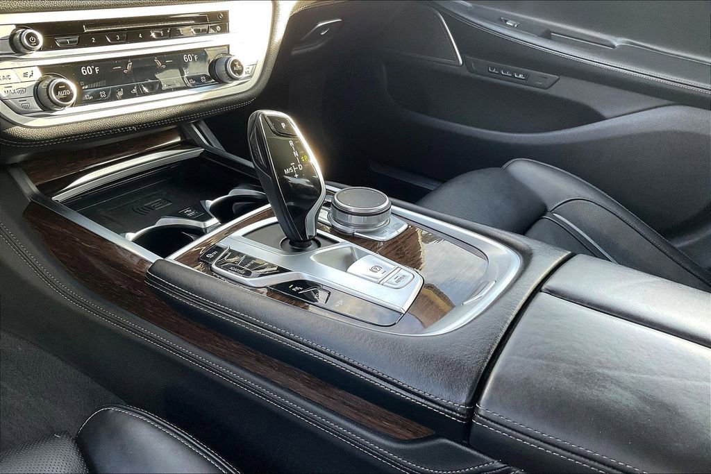 Used 2020 BMW 750i xDrive w/ Cold Weather Package AWD/4WD image 18