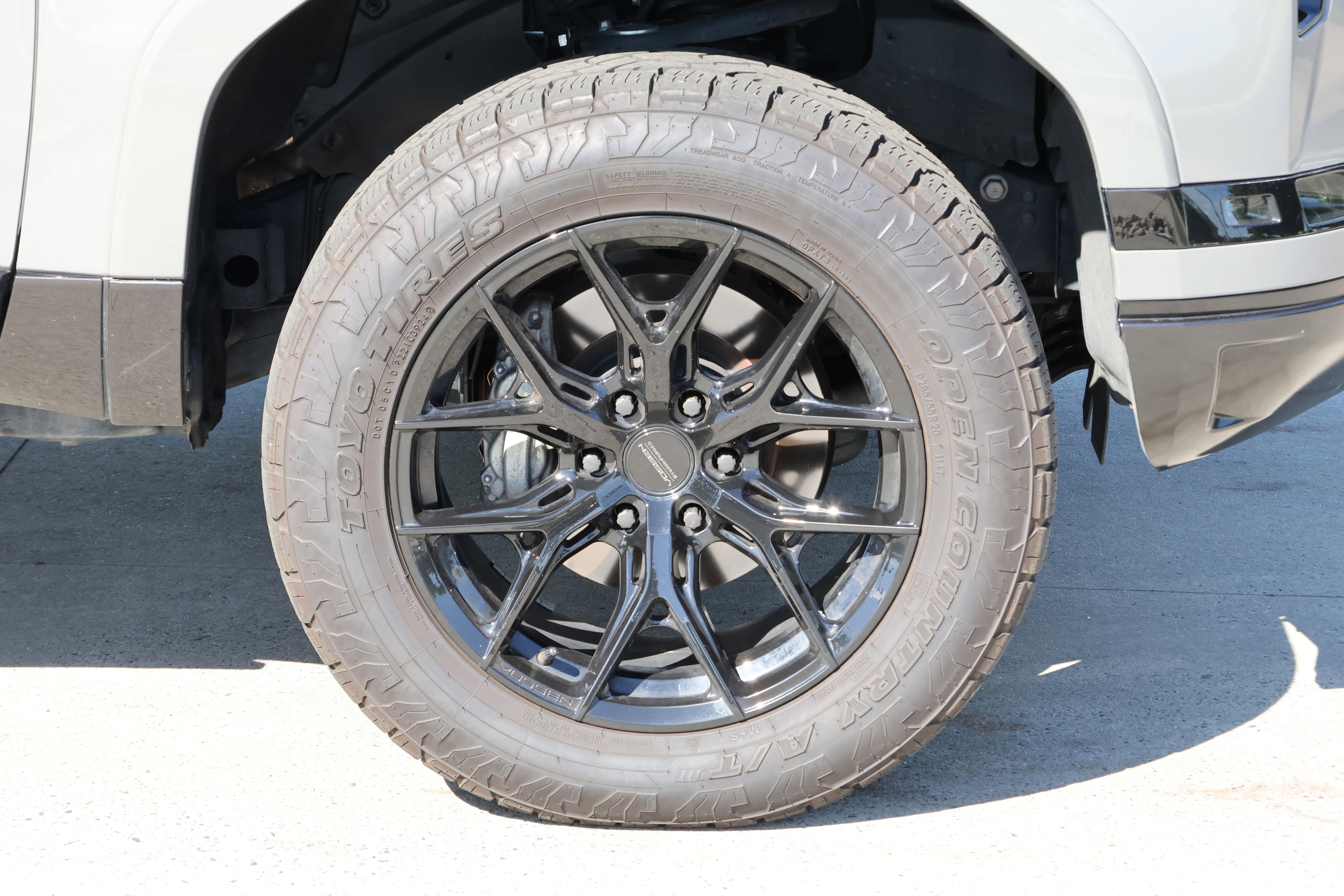 Used 2024 Lexus GX 550 w/ Accessory Package (2T) AWD/4WD image 11