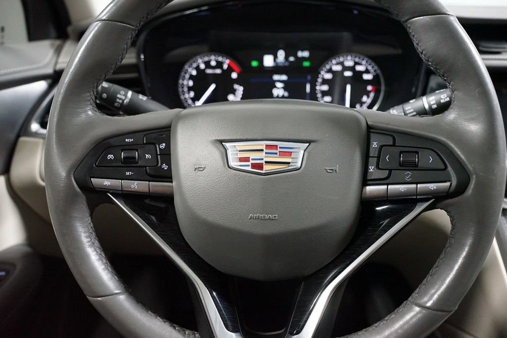 Used 2021 Cadillac XT6 Premium Luxury image 12