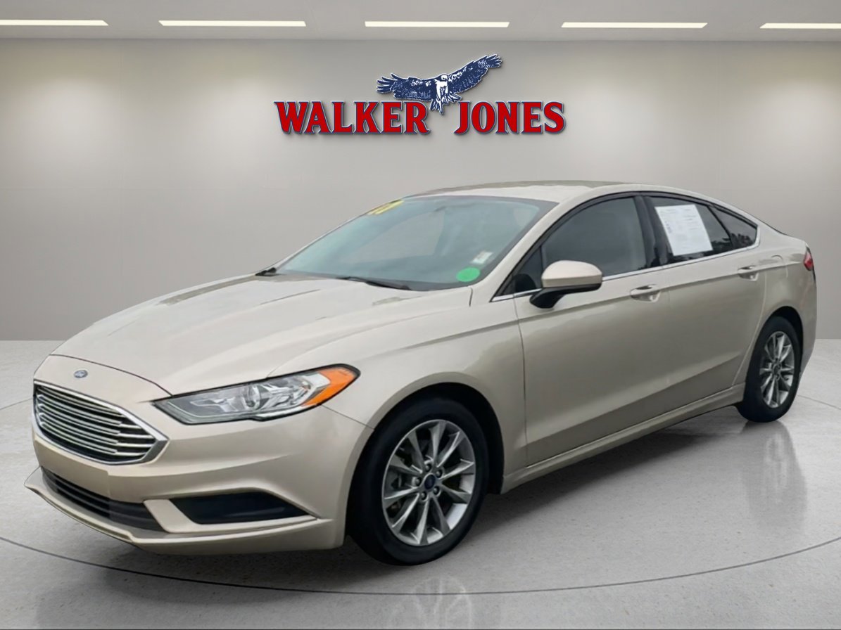 Used 2017 Ford Fusion SE FWD image 7