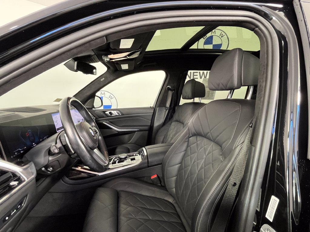 Used 2024 BMW X7 xDrive40i w/ M Sport Package AWD/4WD image 21