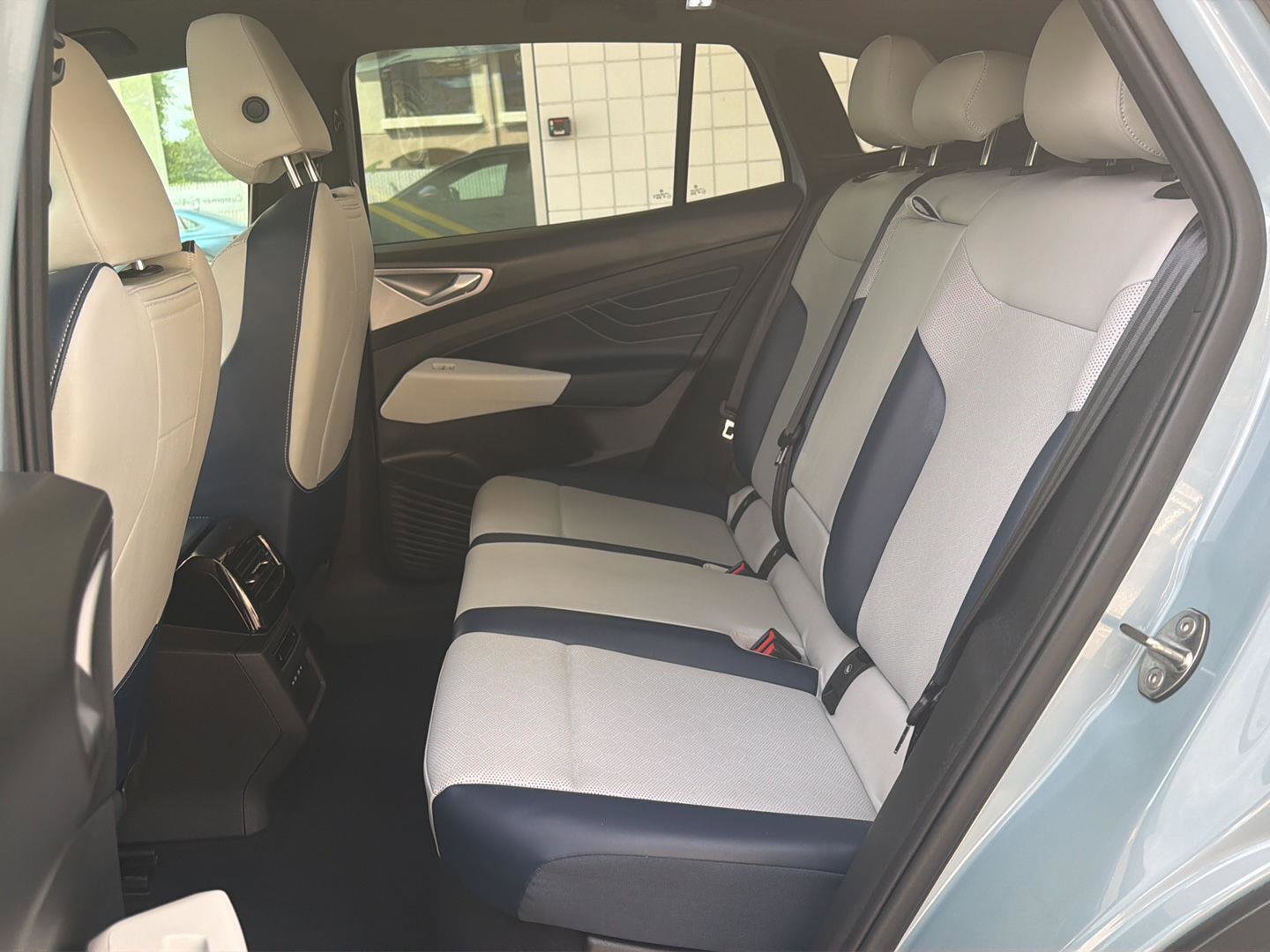 Used 2023 Volkswagen ID.4 Pro S Plus image 16