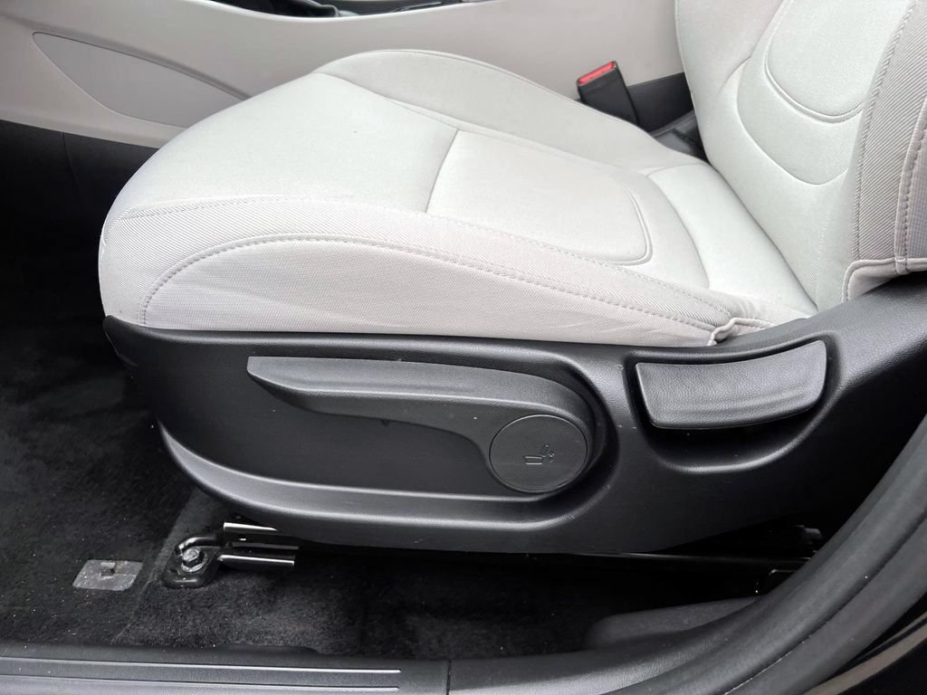 Certified 2025 Hyundai Tucson SE AWD/4WD image 14