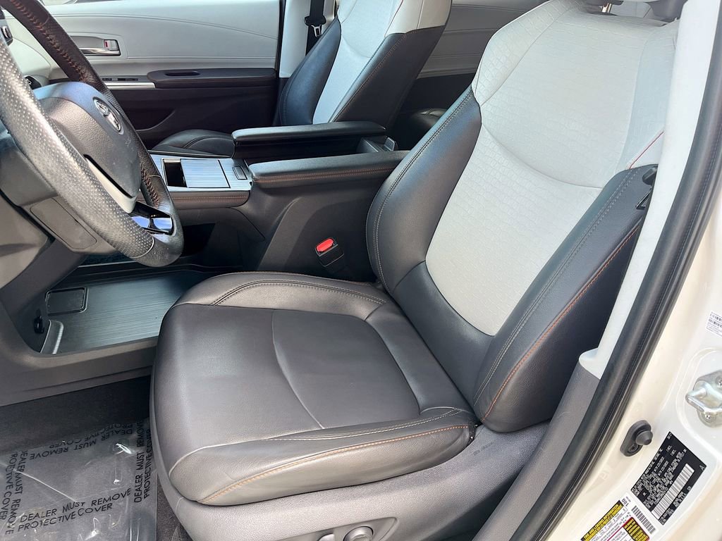 Used 2021 Toyota Sienna XSE w/ XSE Plus Package image 20
