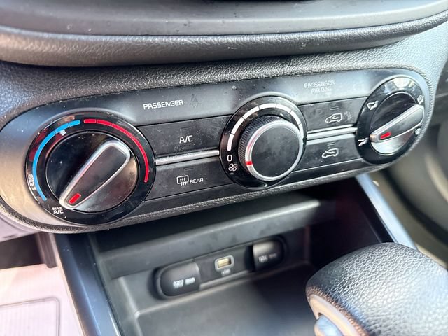 Used 2023 Kia Soul LX FWD image 11