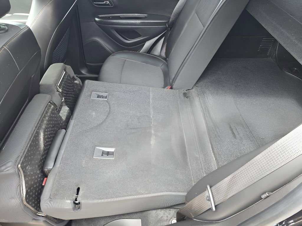 Used 2019 Chevrolet Trax LT w/ LT Convenience Package image 28