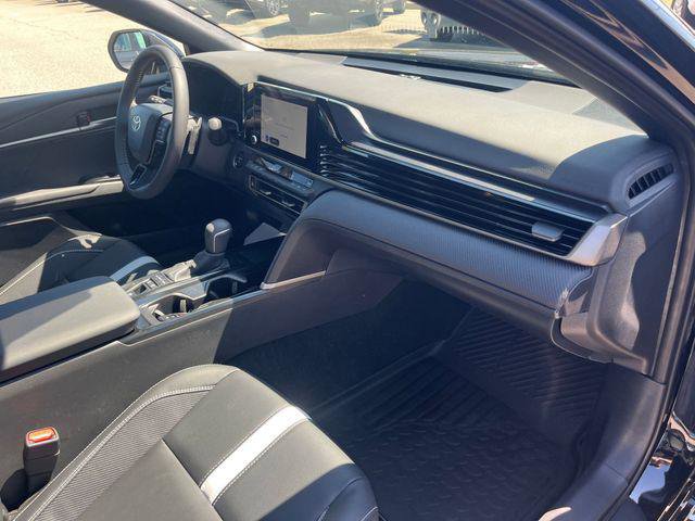 Certified 2026 Toyota Camry Hybrid FWD image 30