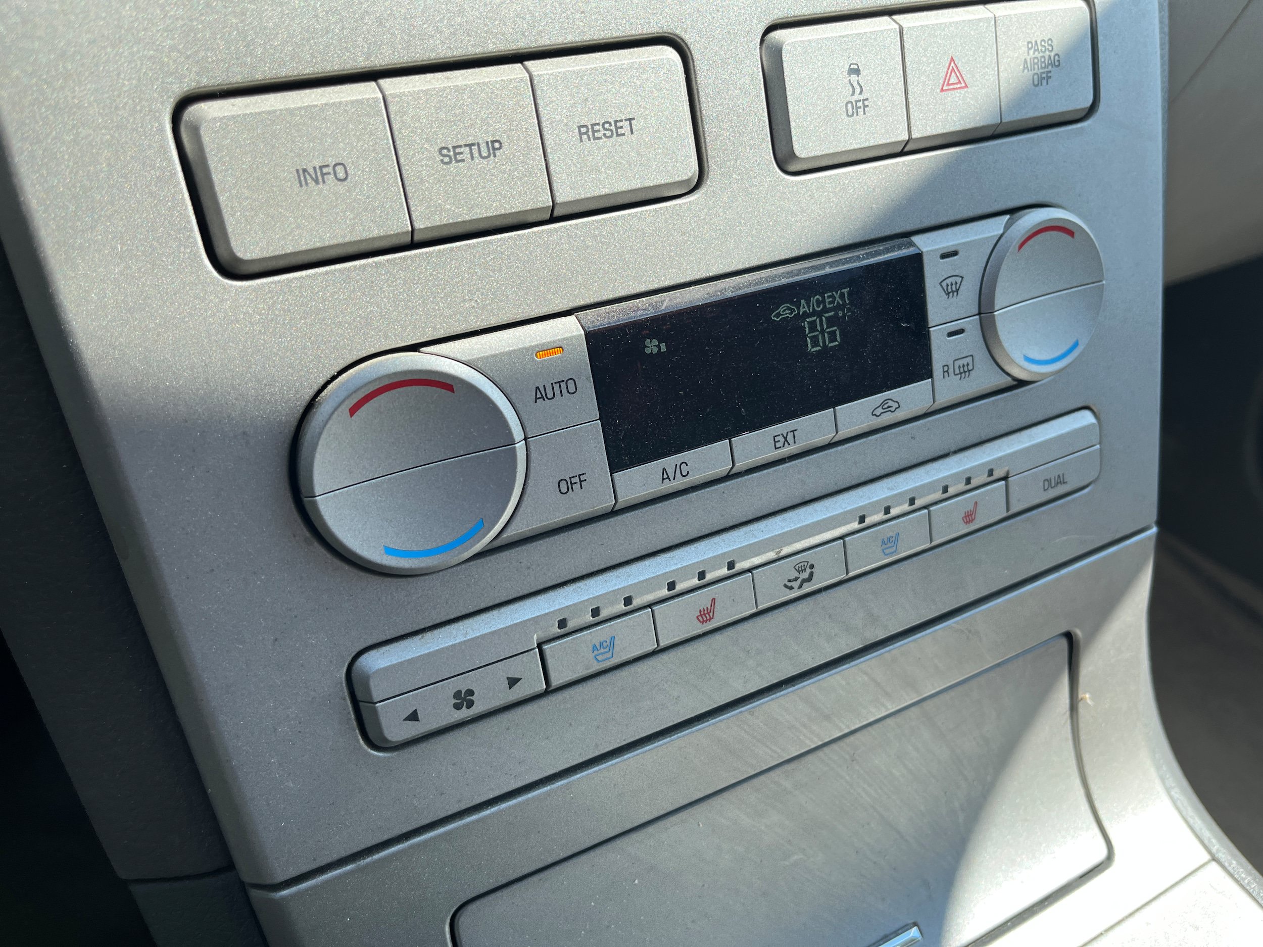 Used 2007 Lincoln MKX AWD image 17
