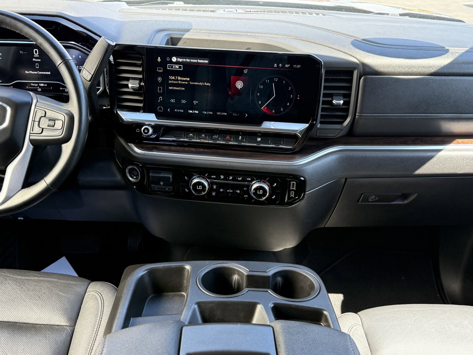 Used 2025 GMC Sierra 1500 SLT image 13