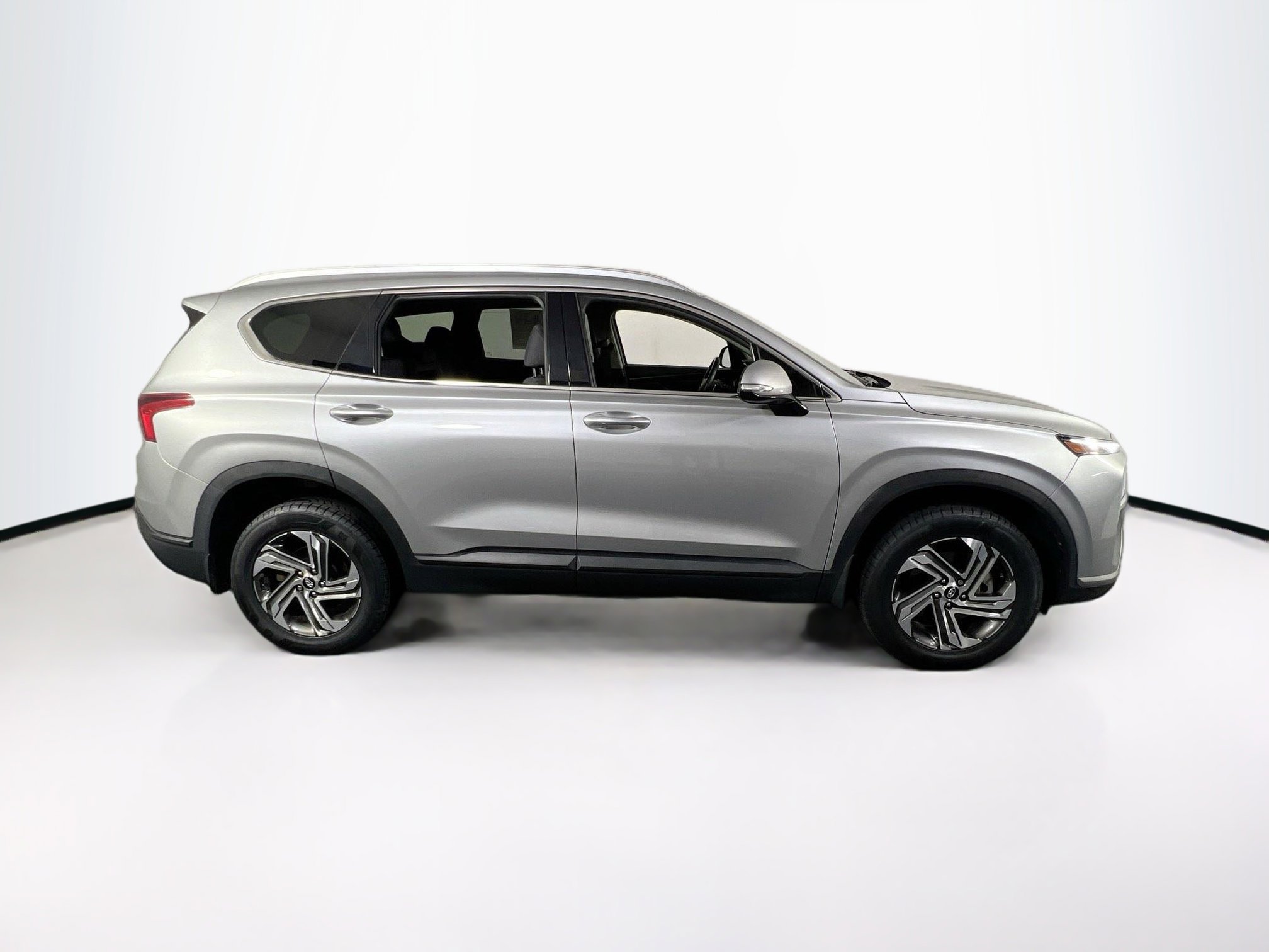 Used 2023 Hyundai Santa Fe SEL image 4