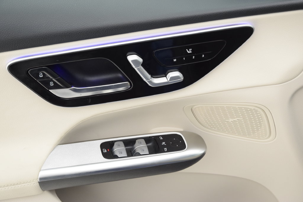 Certified 2026 Mercedes-Benz GLC 300 image 21
