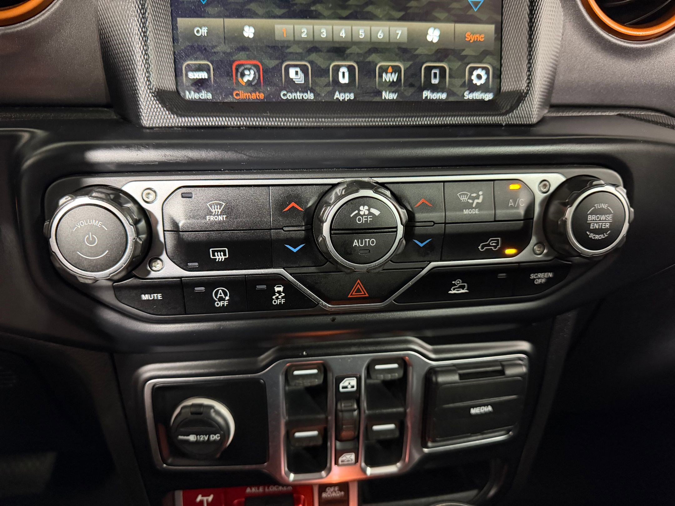 Used 2020 Jeep Gladiator Mojave AWD/4WD image 14