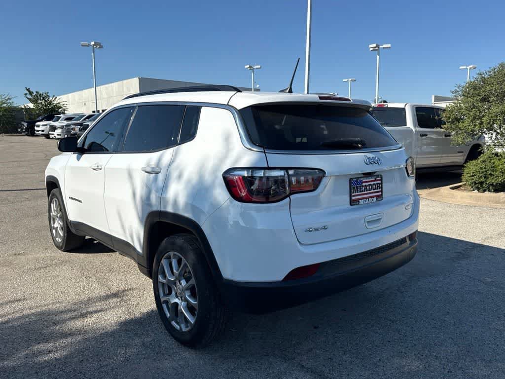 Used 2022 Jeep Compass Latitude AWD/4WD image 3