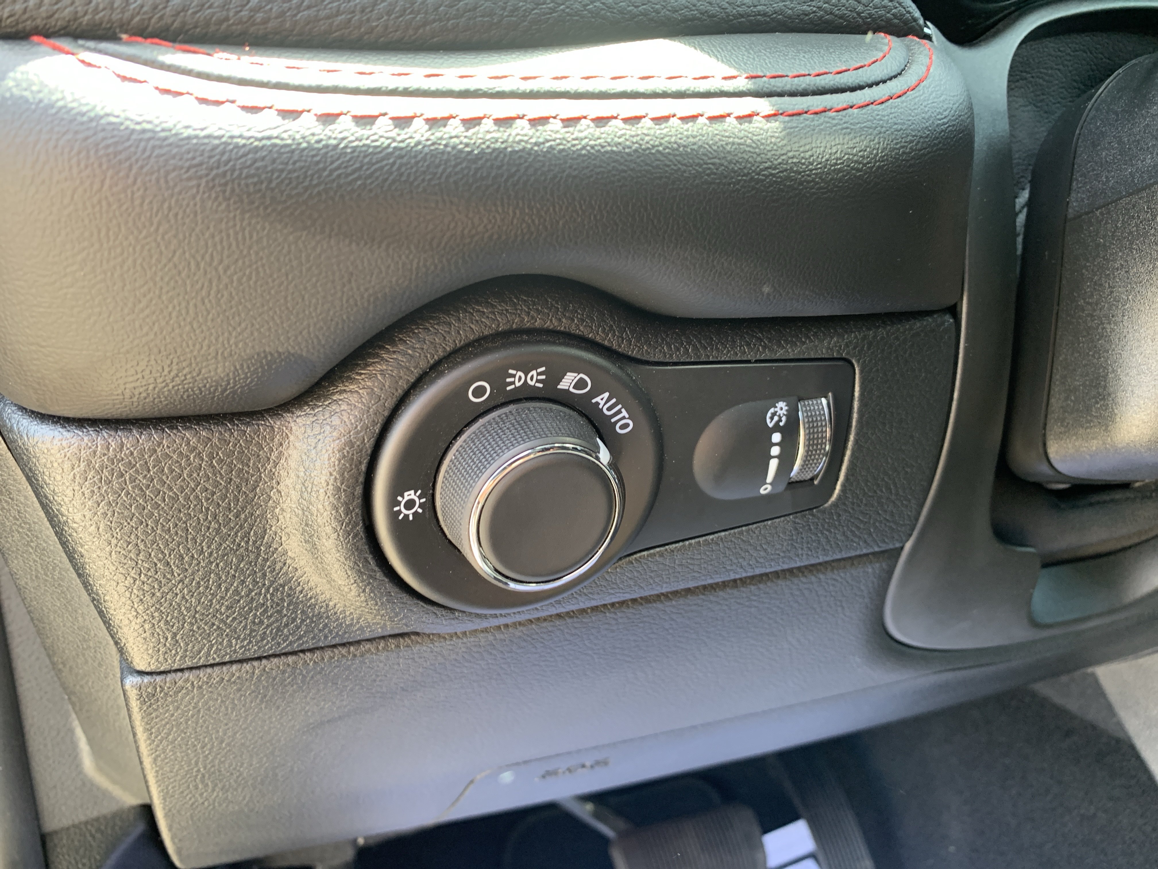 Used 2025 Dodge Durango GT RWD image 17
